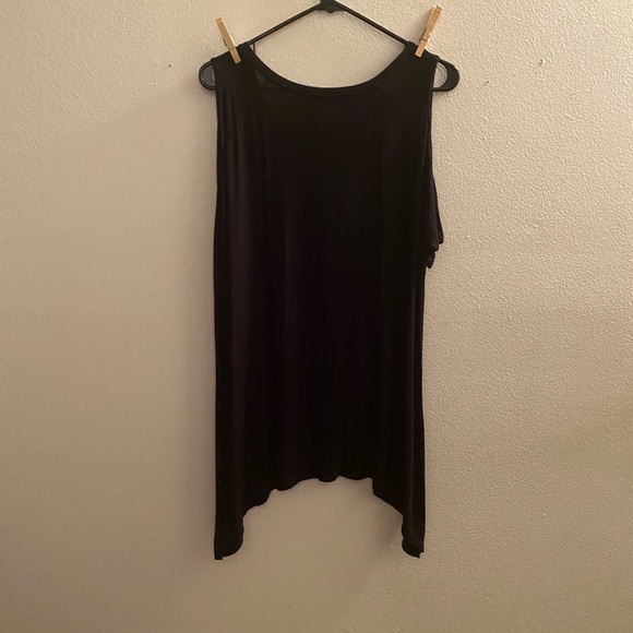 Black short sleeve top - Picture 2 of 4